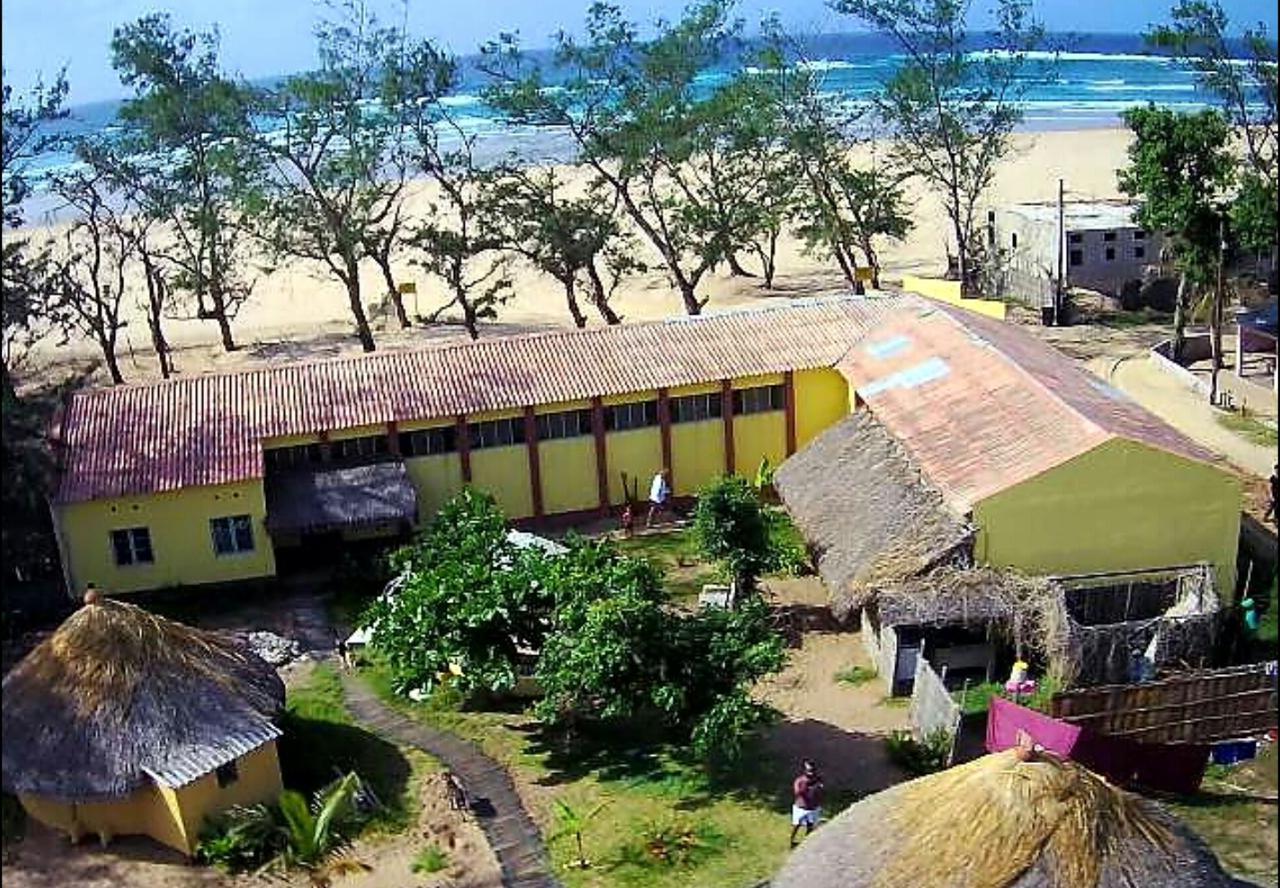 Pariango Beach Motel Tofo Екстер'єр фото